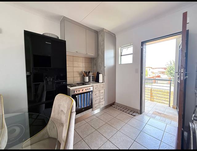 2 BEDROOM APARTMENT FOR SALE IN MONAVONI